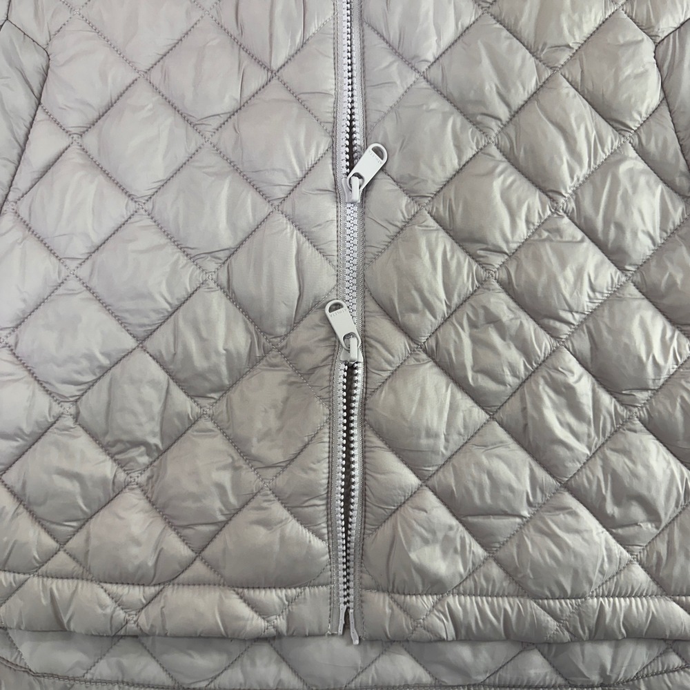 Athleta Quilted Sleeveless Puffer Vest in Pale Mauve - Picture 4 of 11